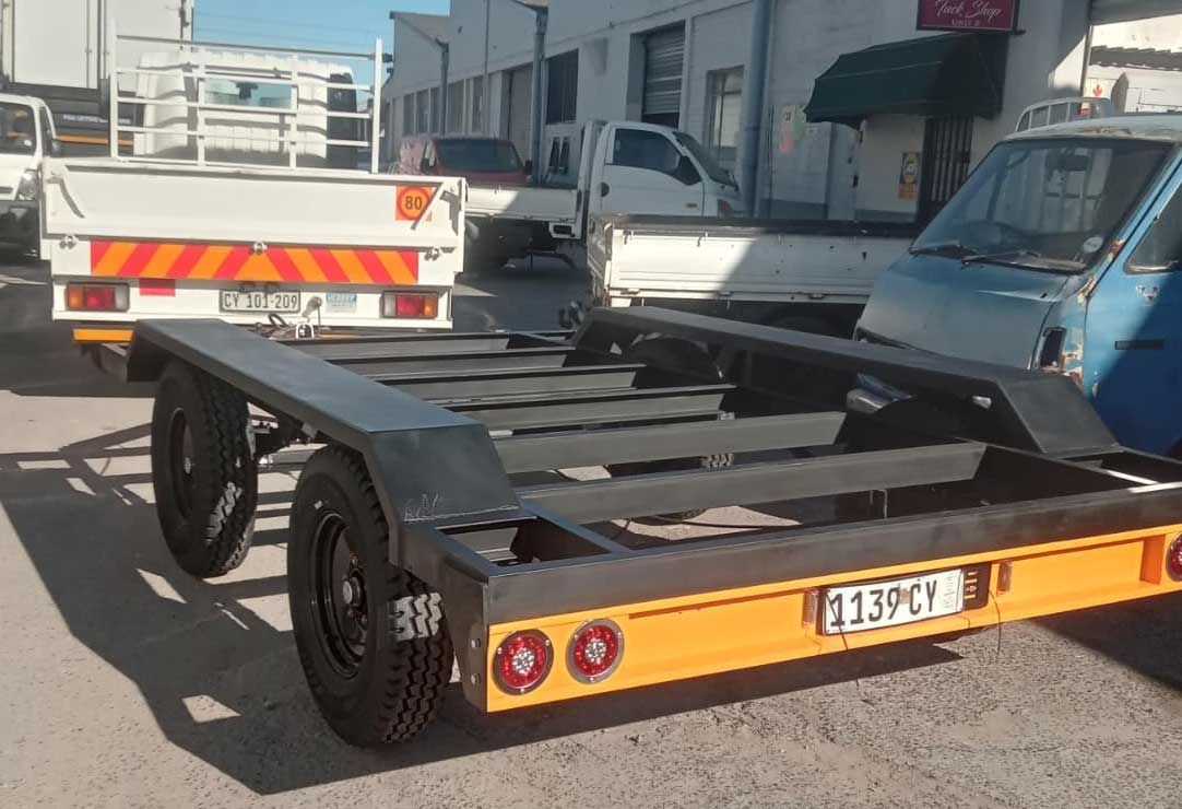GM-Trailers-blacktrailerdoublewheel